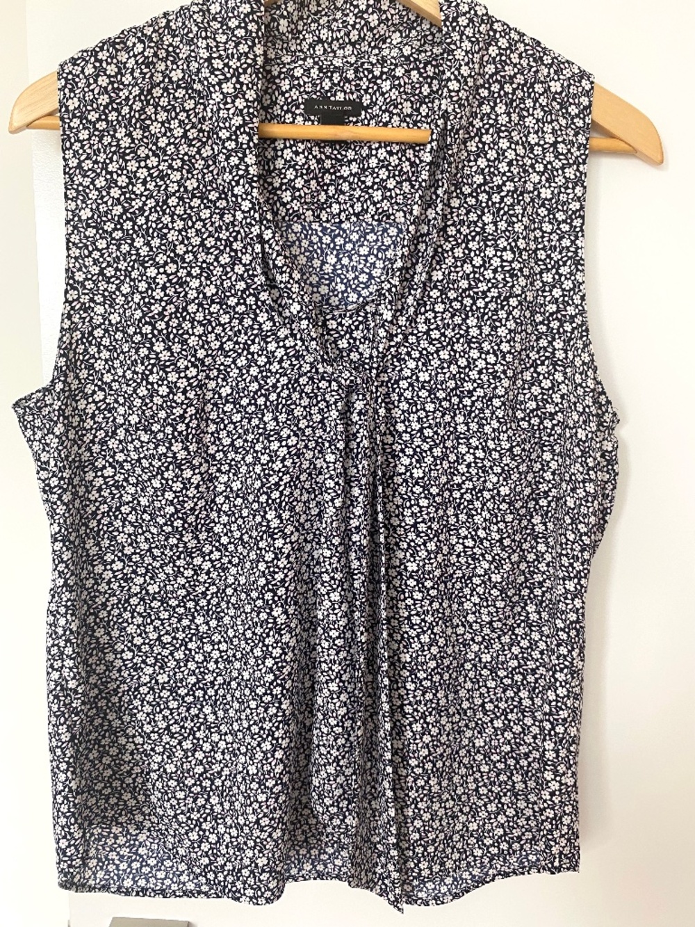 Ann Taylor Sleeveless navy floral blouse